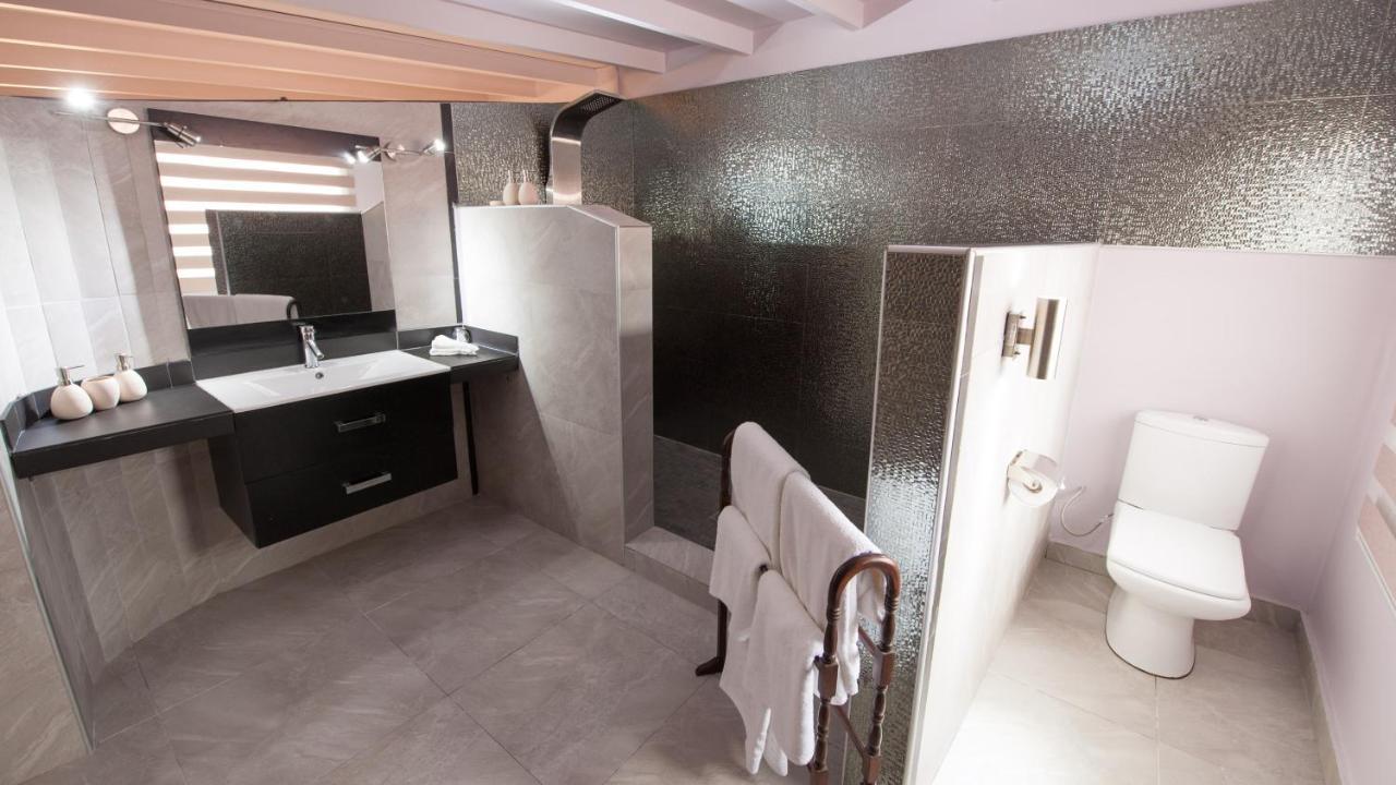 Residence Hoteliere Du Phare Libreville Esterno foto