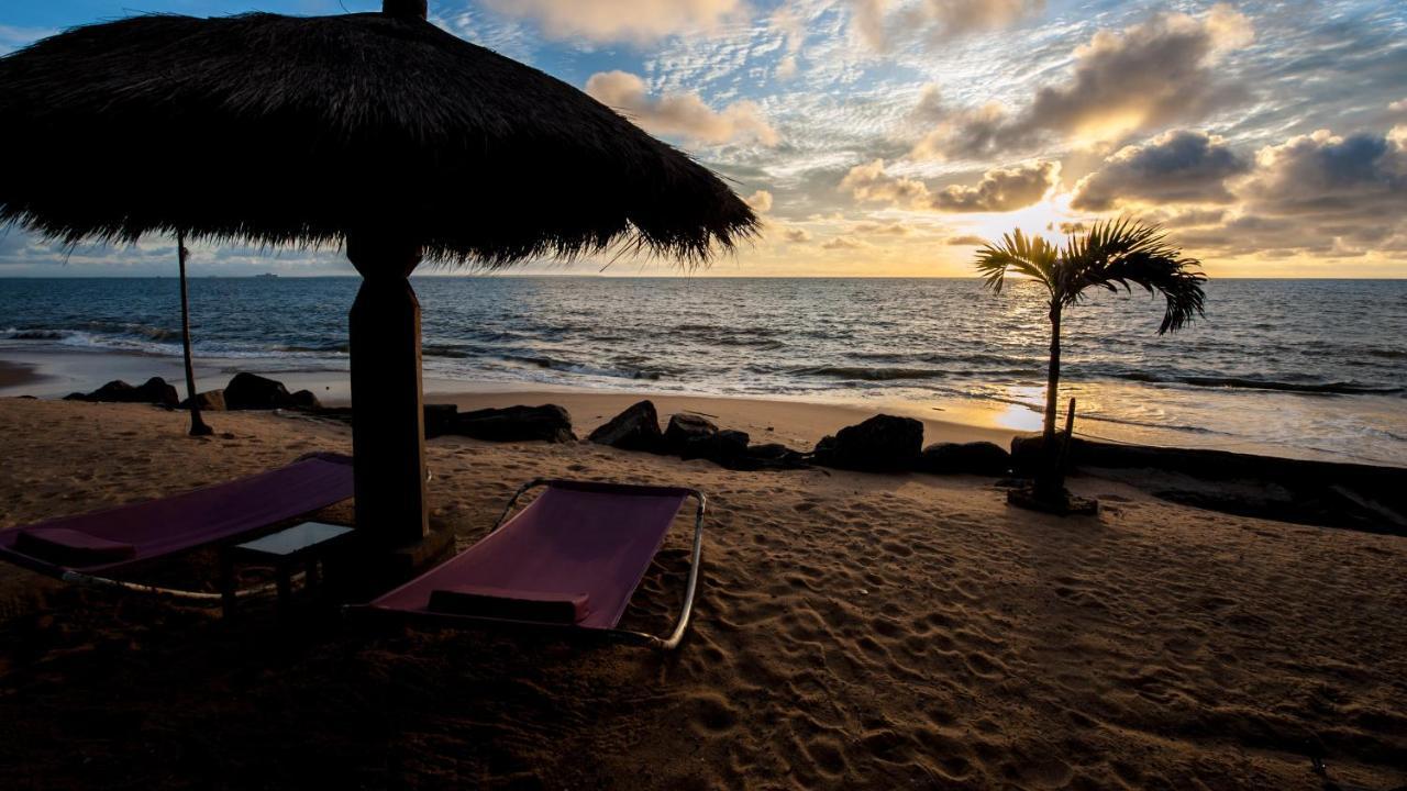 Residence Hoteliere Du Phare Libreville Esterno foto