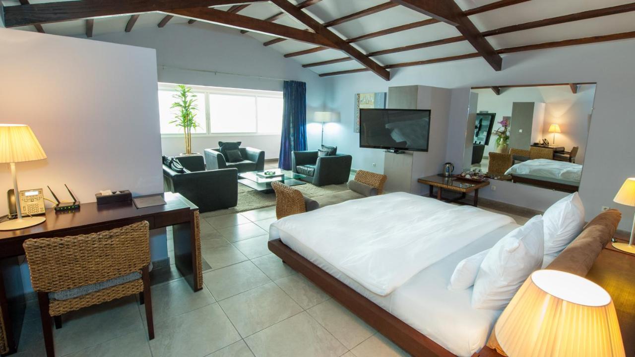 Residence Hoteliere Du Phare Libreville Esterno foto