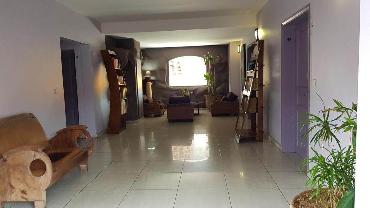 Residence Hoteliere Du Phare Libreville Esterno foto