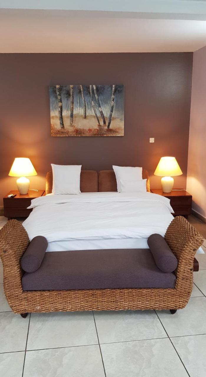 Residence Hoteliere Du Phare Libreville Esterno foto