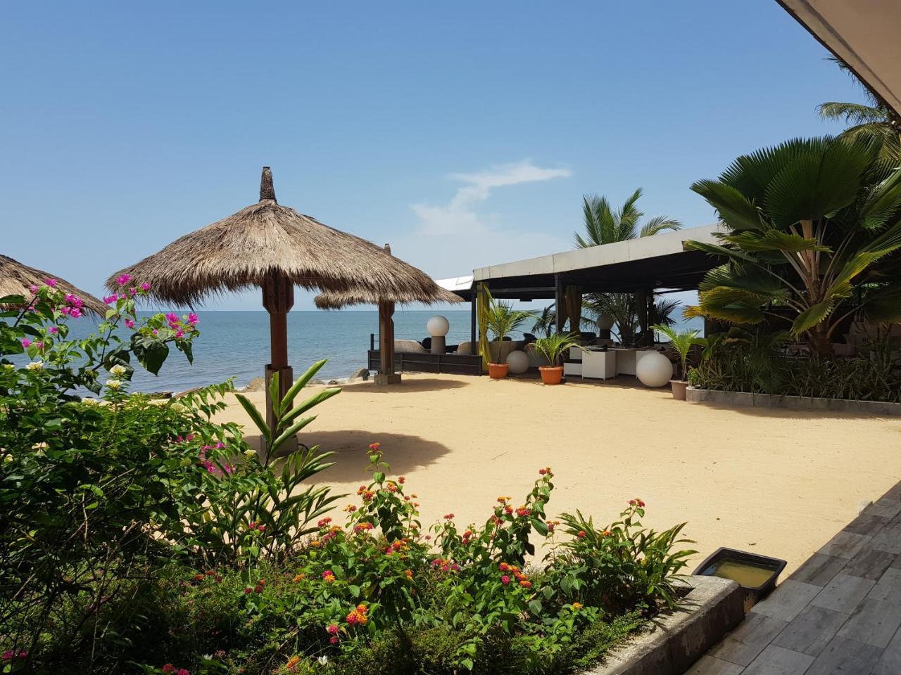 Residence Hoteliere Du Phare Libreville Esterno foto
