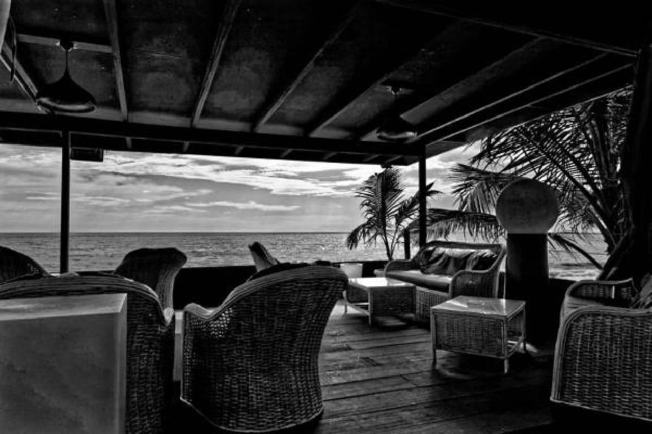 Residence Hoteliere Du Phare Libreville Esterno foto