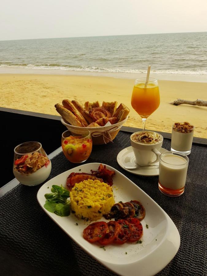 Residence Hoteliere Du Phare Libreville Esterno foto