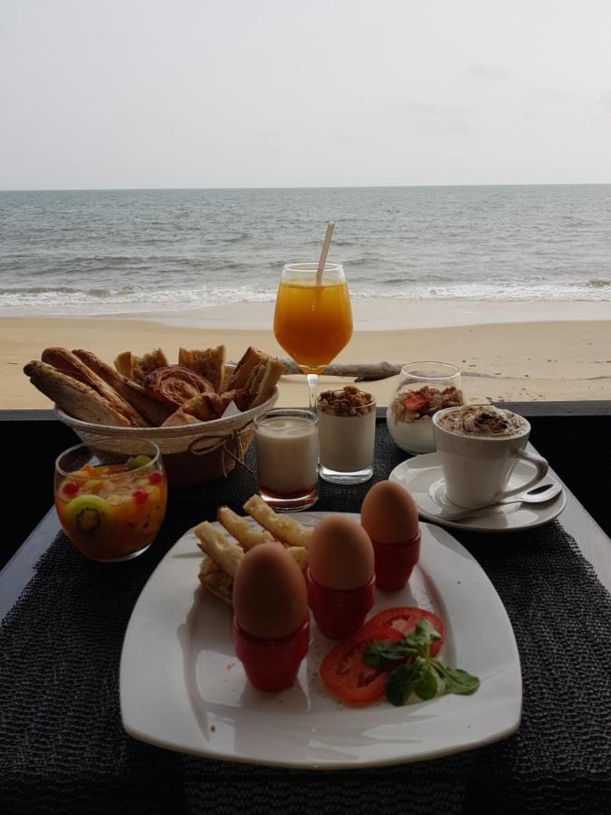 Residence Hoteliere Du Phare Libreville Esterno foto